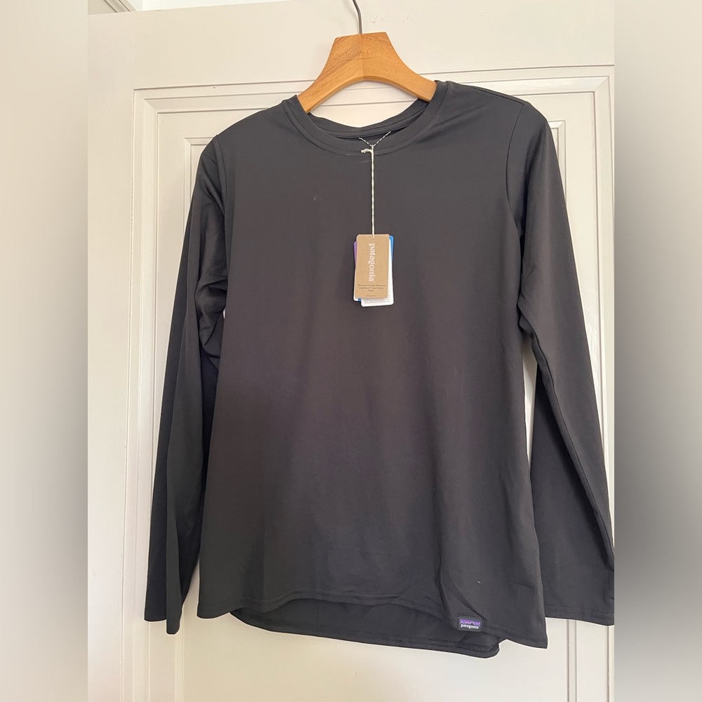 NWT Patagonia long sleeve capilene top size small black